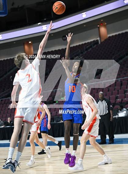 Thumbnail 3 in Bishop Gorman vs. Timpview (Tarkanian Classic) photogallery.