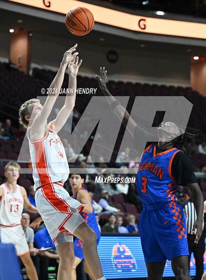 Thumbnail 3 in Bishop Gorman vs. Timpview (Tarkanian Classic) photogallery.