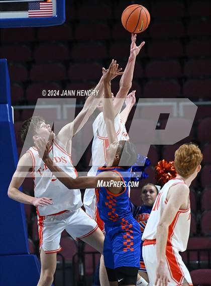 Thumbnail 2 in Bishop Gorman vs. Timpview (Tarkanian Classic) photogallery.