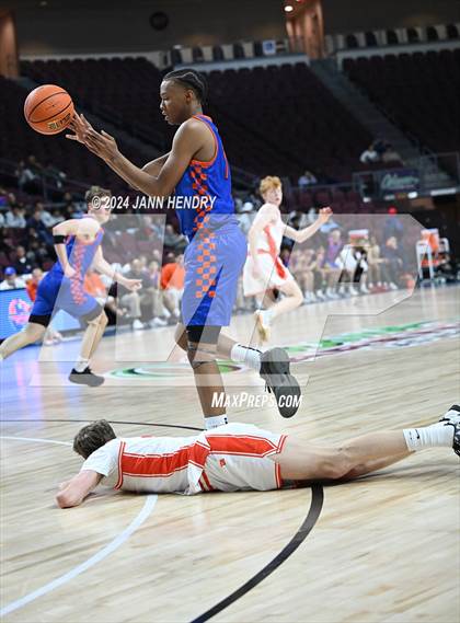 Thumbnail 2 in Bishop Gorman vs. Timpview (Tarkanian Classic) photogallery.
