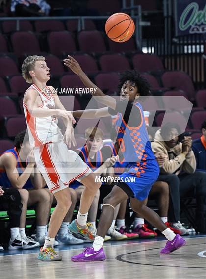 Thumbnail 3 in Bishop Gorman vs. Timpview (Tarkanian Classic) photogallery.