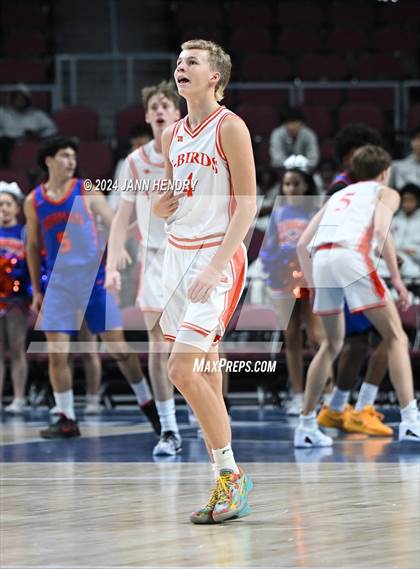 Thumbnail 2 in Bishop Gorman vs. Timpview (Tarkanian Classic) photogallery.
