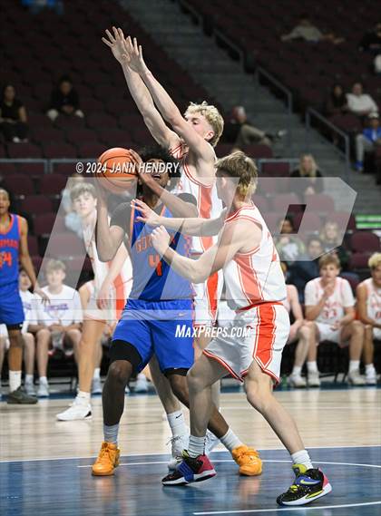 Thumbnail 1 in Bishop Gorman vs. Timpview (Tarkanian Classic) photogallery.