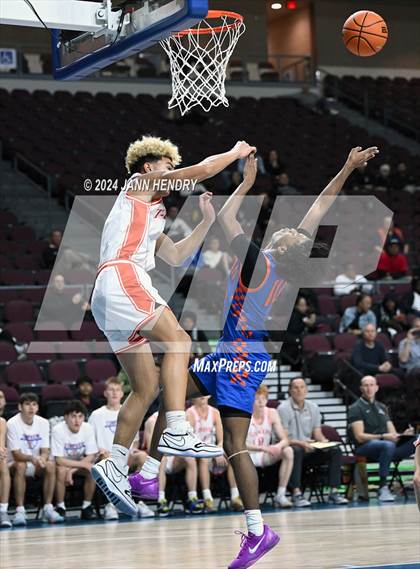 Thumbnail 2 in Bishop Gorman vs. Timpview (Tarkanian Classic) photogallery.