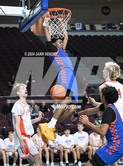 Thumbnail 2 in Bishop Gorman vs. Timpview (Tarkanian Classic) photogallery.
