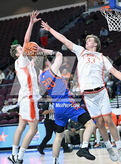 Thumbnail 2 in Bishop Gorman vs. Timpview (Tarkanian Classic) photogallery.