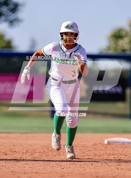 Thumbnail 3 in Torres vs. Roosevelt (CIFCS - Division VI Championship) photogallery.