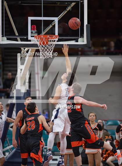 Thumbnail 3 in Valor Christian vs. Lewis-Palmer (CHSAA 4A State Final) photogallery.