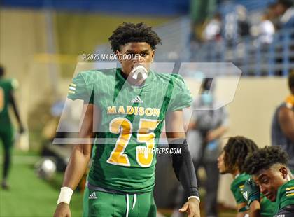 Thumbnail 2 in Groesbeck vs. Madison (UIL 3A Bi-District) photogallery.