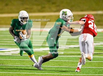 Thumbnail 3 in Groesbeck vs. Madison (UIL 3A Bi-District) photogallery.