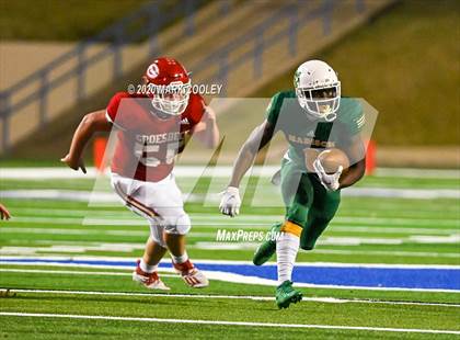 Thumbnail 3 in Groesbeck vs. Madison (UIL 3A Bi-District) photogallery.