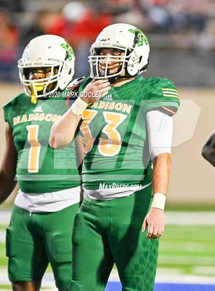 Thumbnail 1 in Groesbeck vs. Madison (UIL 3A Bi-District) photogallery.