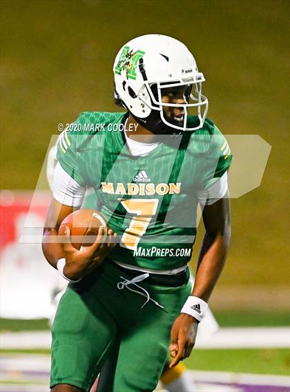 Thumbnail 3 in Groesbeck vs. Madison (UIL 3A Bi-District) photogallery.