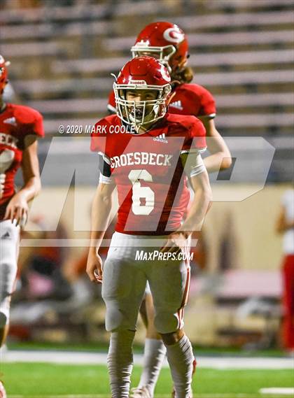 Thumbnail 3 in Groesbeck vs. Madison (UIL 3A Bi-District) photogallery.