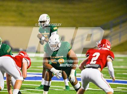 Thumbnail 1 in Groesbeck vs. Madison (UIL 3A Bi-District) photogallery.