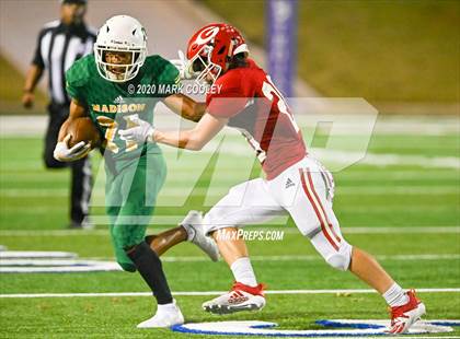 Thumbnail 3 in Groesbeck vs. Madison (UIL 3A Bi-District) photogallery.