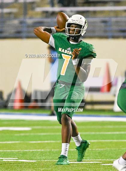 Thumbnail 2 in Groesbeck vs. Madison (UIL 3A Bi-District) photogallery.