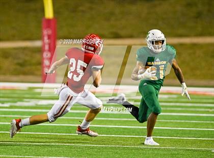 Thumbnail 1 in Groesbeck vs. Madison (UIL 3A Bi-District) photogallery.