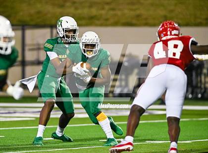 Thumbnail 1 in Groesbeck vs. Madison (UIL 3A Bi-District) photogallery.