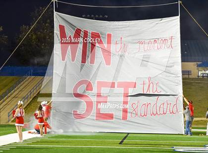 Thumbnail 3 in Groesbeck vs. Madison (UIL 3A Bi-District) photogallery.