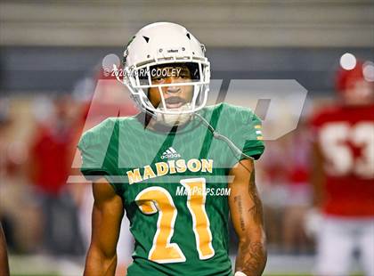 Thumbnail 3 in Groesbeck vs. Madison (UIL 3A Bi-District) photogallery.