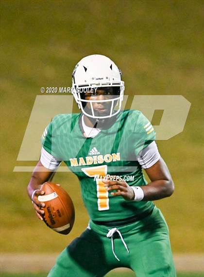 Thumbnail 3 in Groesbeck vs. Madison (UIL 3A Bi-District) photogallery.