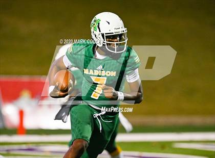 Thumbnail 2 in Groesbeck vs. Madison (UIL 3A Bi-District) photogallery.