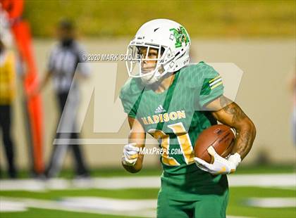 Thumbnail 2 in Groesbeck vs. Madison (UIL 3A Bi-District) photogallery.