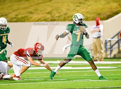 Thumbnail 3 in Groesbeck vs. Madison (UIL 3A Bi-District) photogallery.