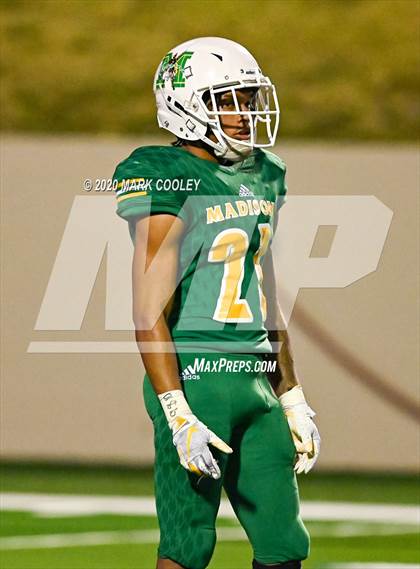 Thumbnail 2 in Groesbeck vs. Madison (UIL 3A Bi-District) photogallery.