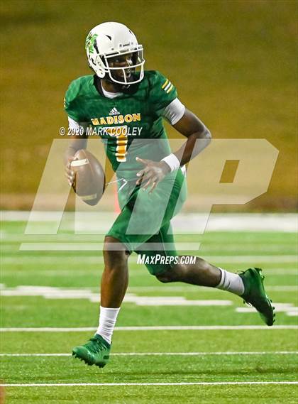 Thumbnail 3 in Groesbeck vs. Madison (UIL 3A Bi-District) photogallery.