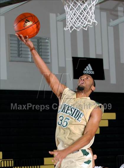 Thumbnail 3 in Rancho Buena Vista vs. Lakeside (MaxPreps Holiday Classic) photogallery.