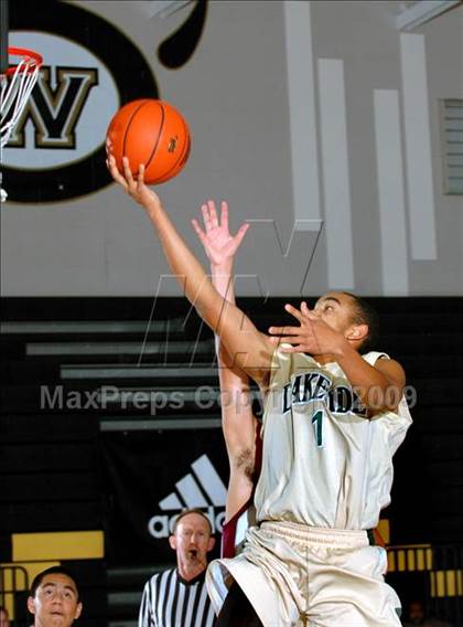 Thumbnail 2 in Rancho Buena Vista vs. Lakeside (MaxPreps Holiday Classic) photogallery.