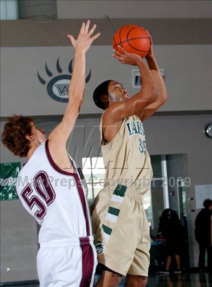 Thumbnail 2 in Rancho Buena Vista vs. Lakeside (MaxPreps Holiday Classic) photogallery.