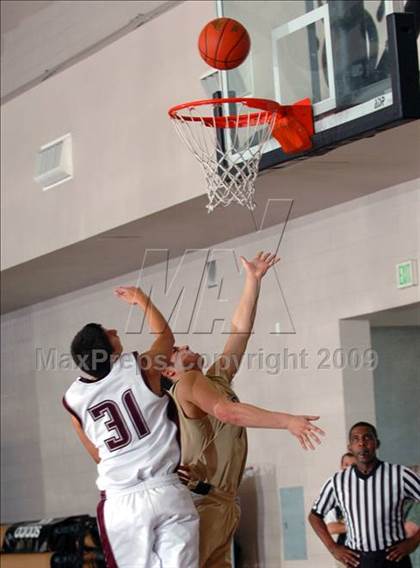 Thumbnail 2 in Rancho Buena Vista vs. Lakeside (MaxPreps Holiday Classic) photogallery.