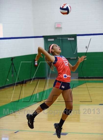 Thumbnail 2 in Marymount vs. Los Osos (Durango Fall Classic) photogallery.