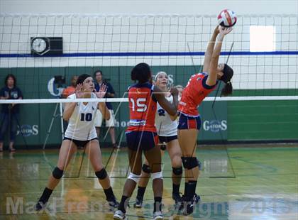 Thumbnail 3 in Marymount vs. Los Osos (Durango Fall Classic) photogallery.
