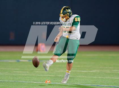 Thumbnail 3 in Rockport-Fulton vs. Crystal City (UIL 4A Area Playoffs) photogallery.