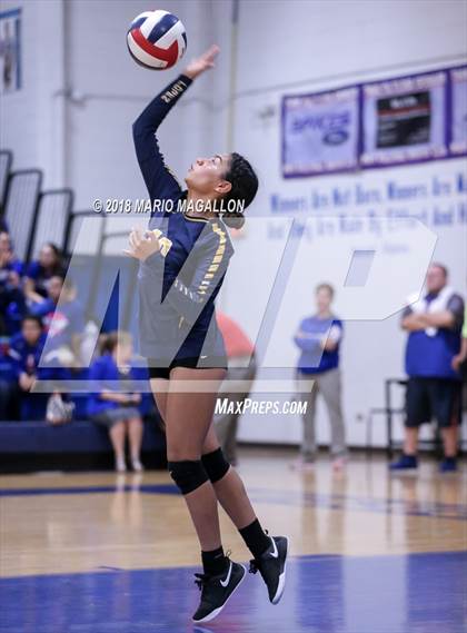 Thumbnail 1 in Lopez vs. Veterans Memorial photogallery.