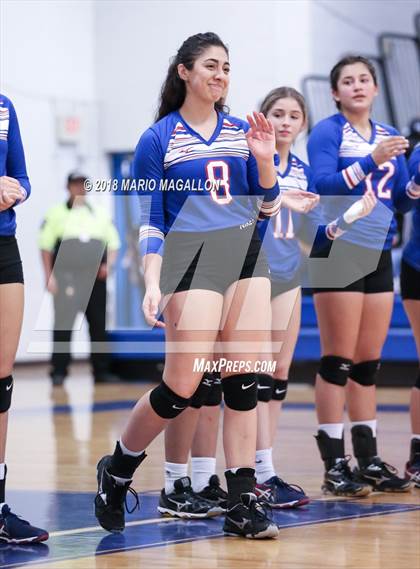 Thumbnail 1 in Lopez vs. Veterans Memorial photogallery.