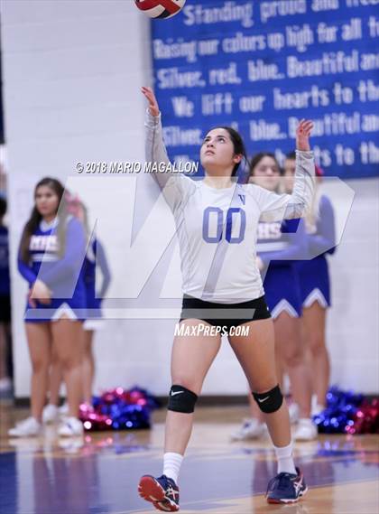 Thumbnail 1 in Lopez vs. Veterans Memorial photogallery.