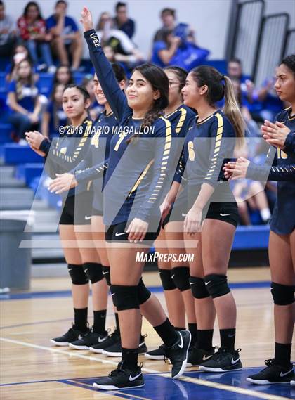 Thumbnail 2 in Lopez vs. Veterans Memorial photogallery.