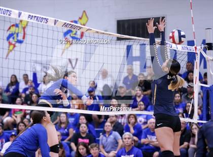 Thumbnail 2 in Lopez vs. Veterans Memorial photogallery.