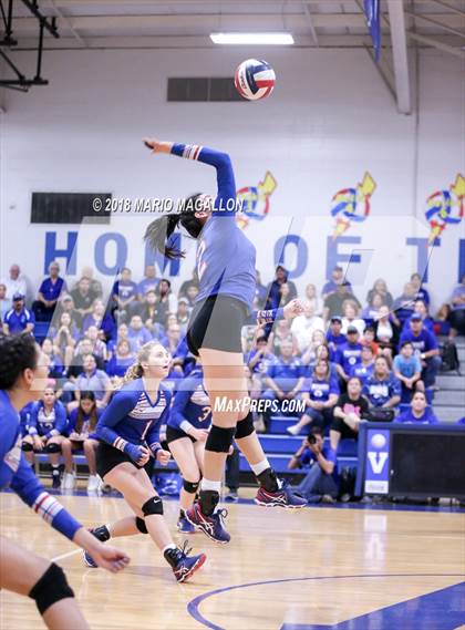 Thumbnail 1 in Lopez vs. Veterans Memorial photogallery.