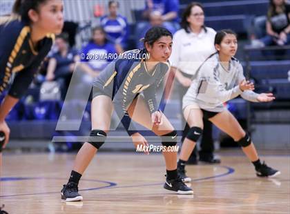 Thumbnail 1 in Lopez vs. Veterans Memorial photogallery.