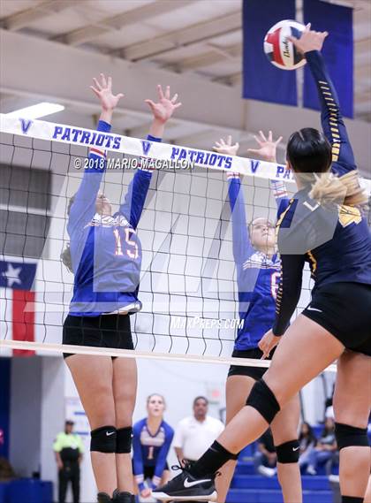 Thumbnail 3 in Lopez vs. Veterans Memorial photogallery.