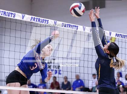 Thumbnail 2 in Lopez vs. Veterans Memorial photogallery.