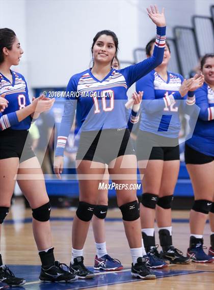 Thumbnail 2 in Lopez vs. Veterans Memorial photogallery.