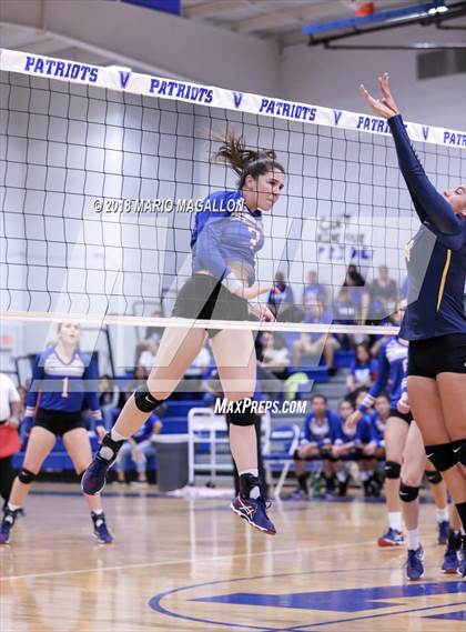 Thumbnail 2 in Lopez vs. Veterans Memorial photogallery.