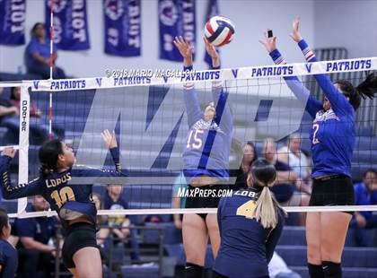 Thumbnail 3 in Lopez vs. Veterans Memorial photogallery.